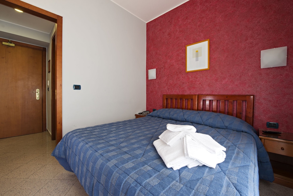 Hotel Ercoli 7/32