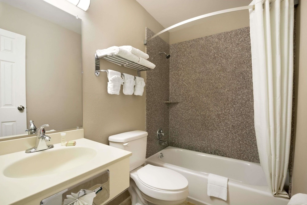 Super 8 by Wyndham Ardmore OK 16/16