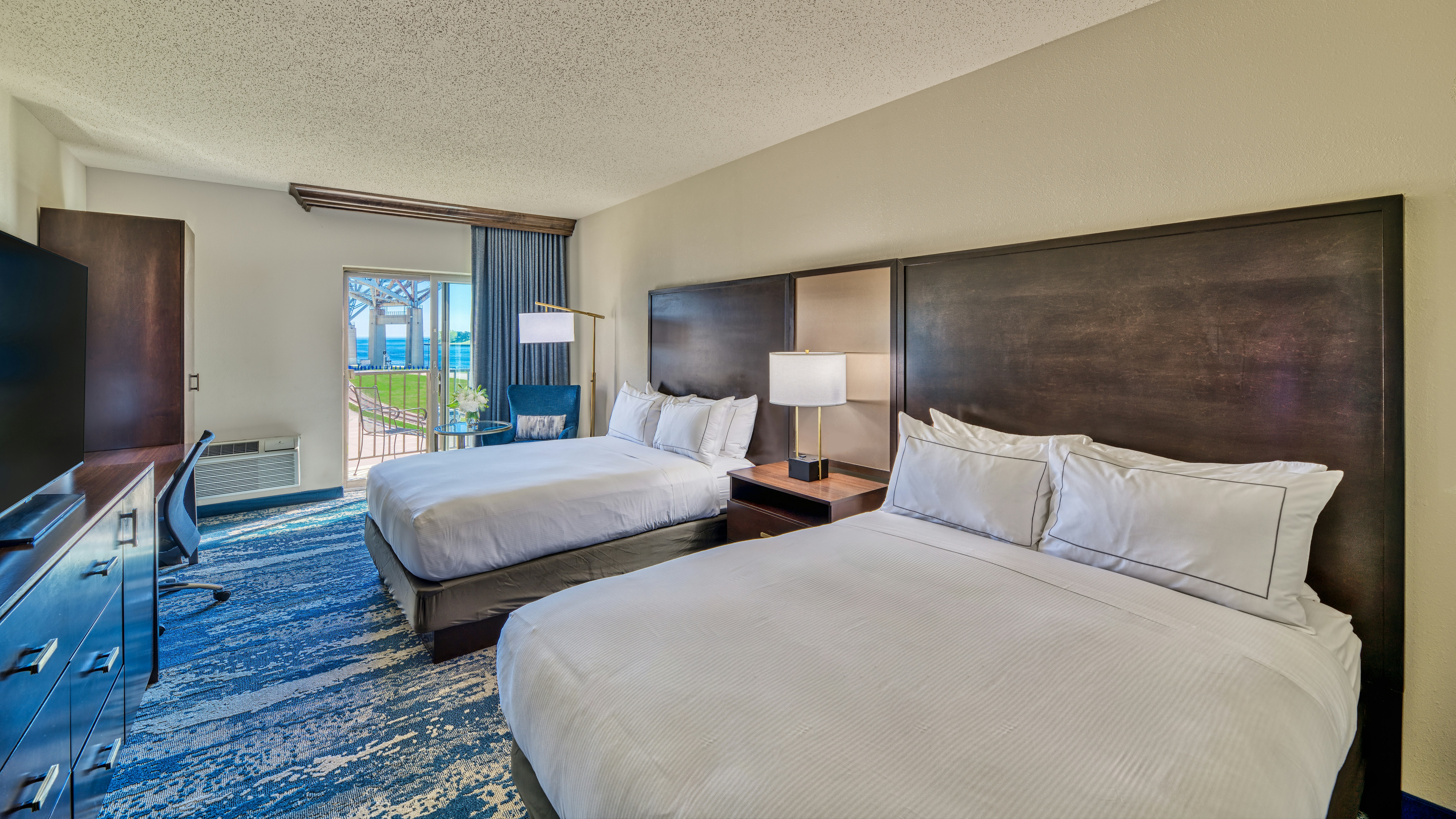 Room, 2 Queen Beds, Water View