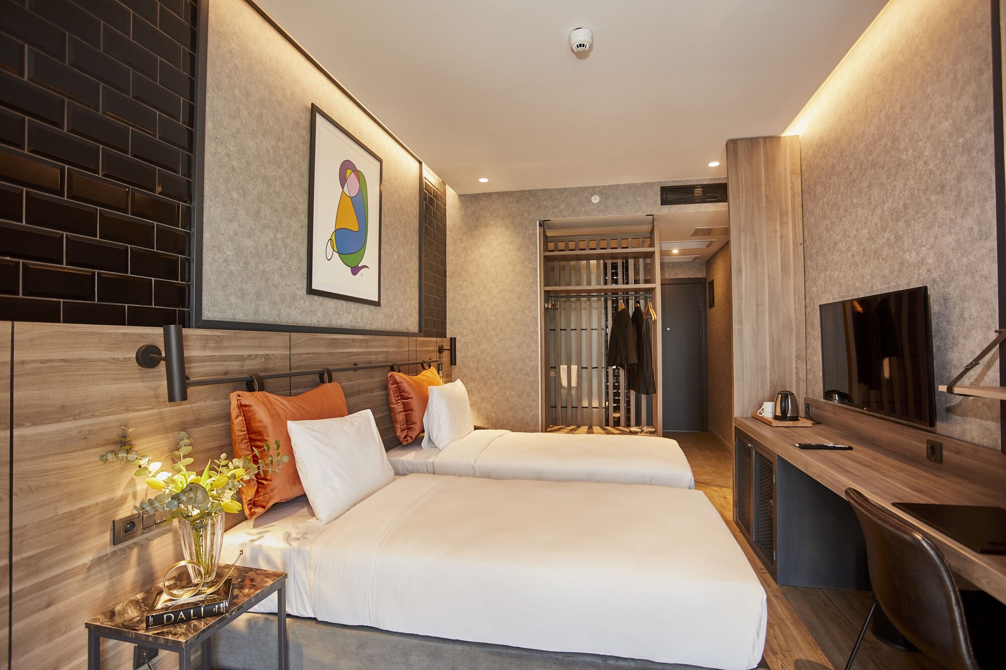 Deluxe, King Bed