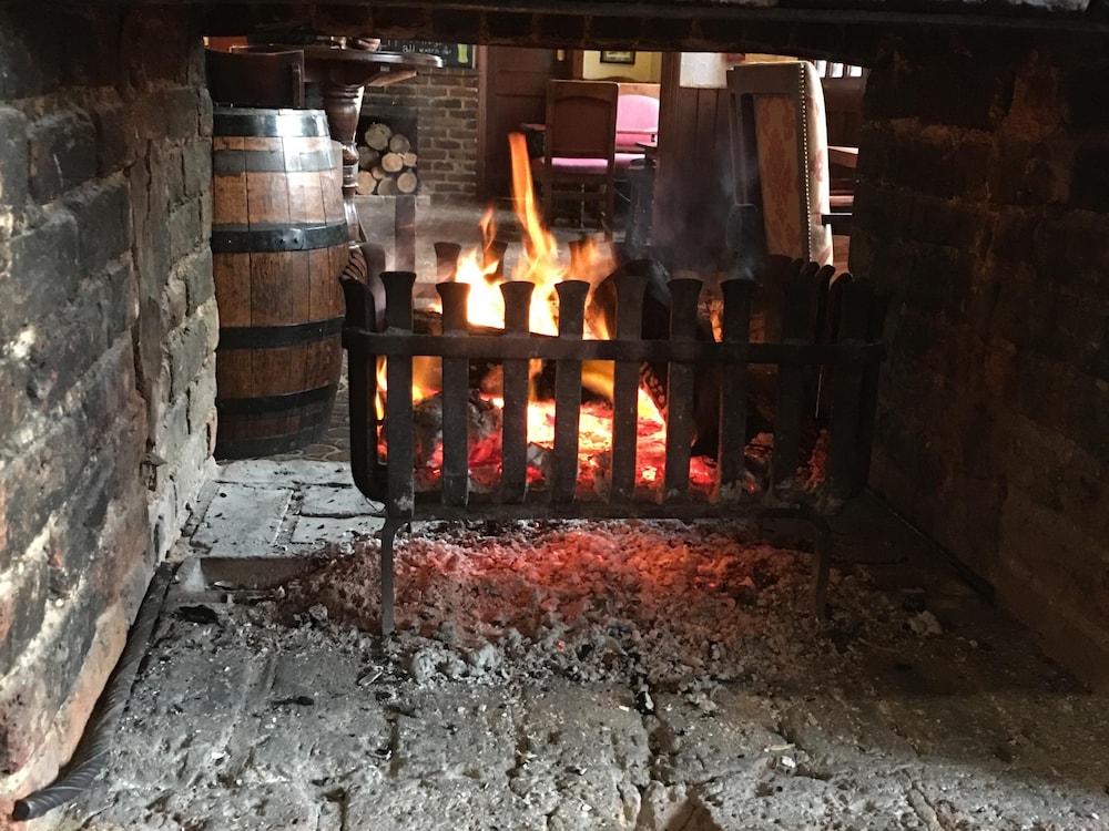 The Tower Arms Hotel 29/50