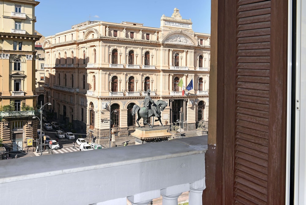 Napoli Rooms&Suite 37/50