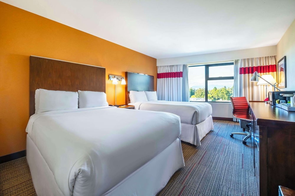 STANDARD, 2 DOUBLE BEDS