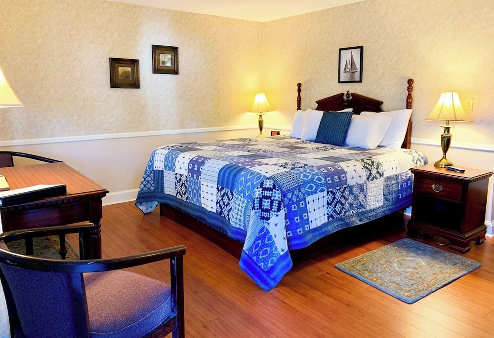 CEDAR CREST INN 7/24