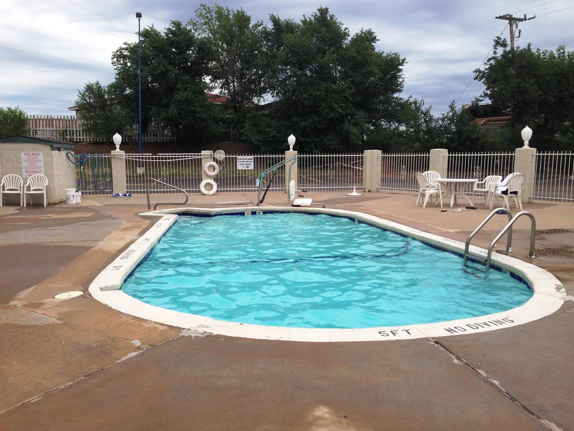 Economy Hotel Plus (ex Motel 6 Oklahoma City North Frontier City) 20/31