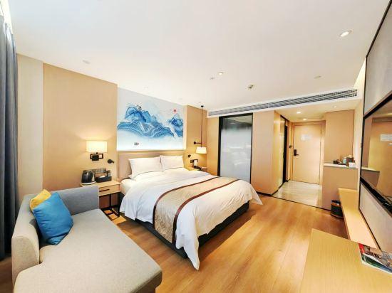 Smart, Queen Bed
