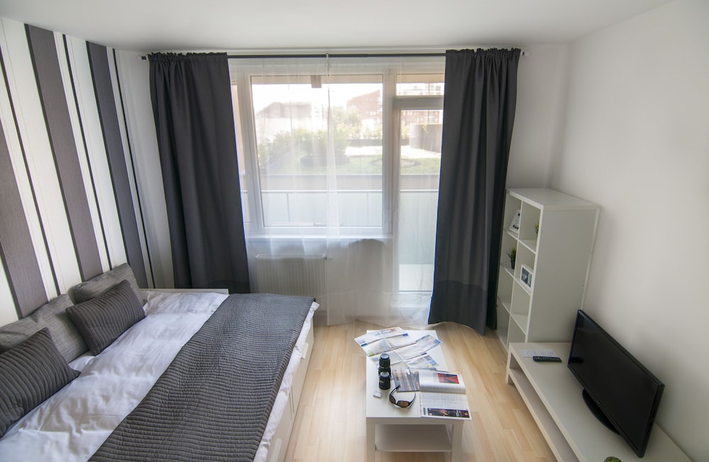 CORVIN CENTER SUITES 23/87