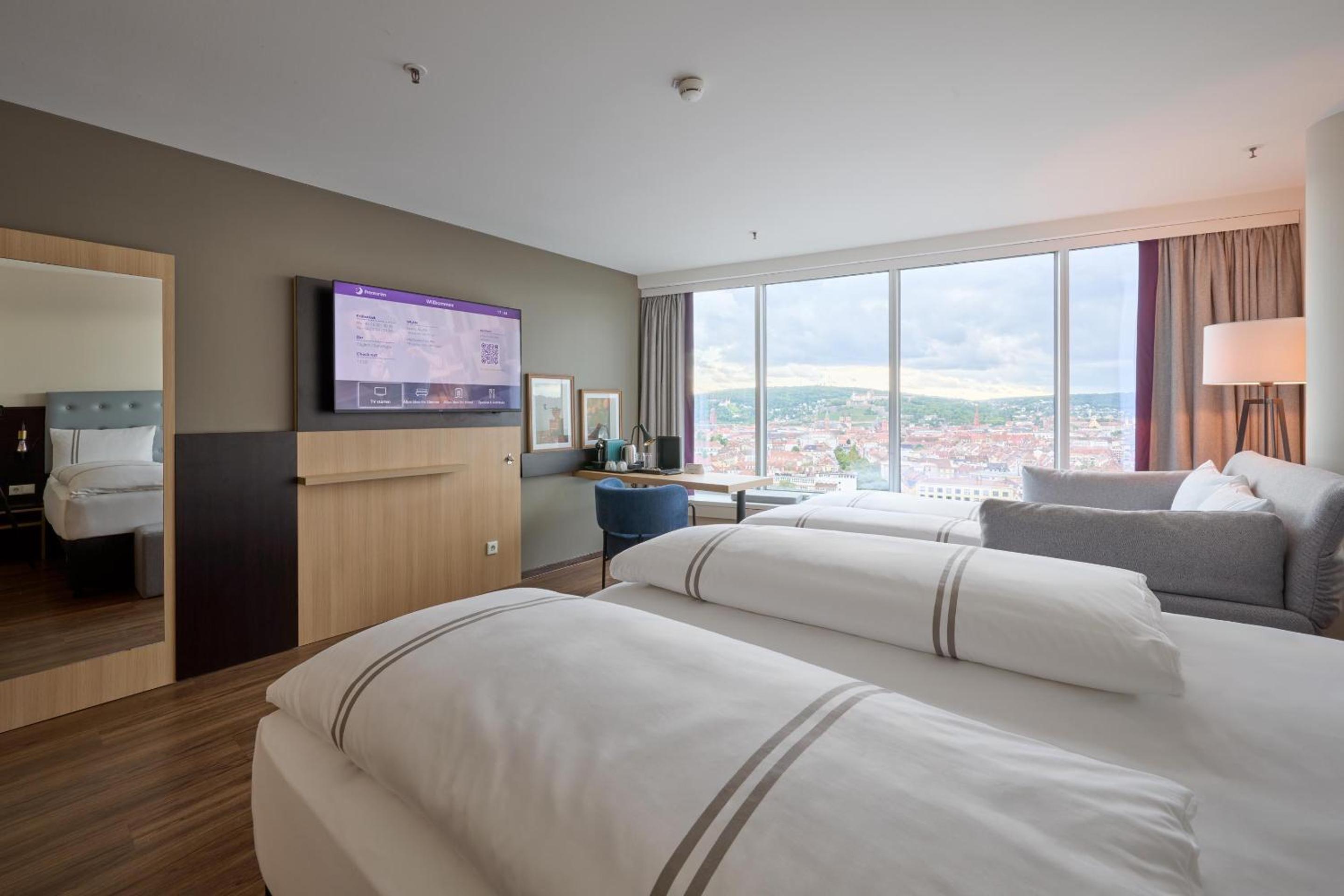 Room, Quadruple