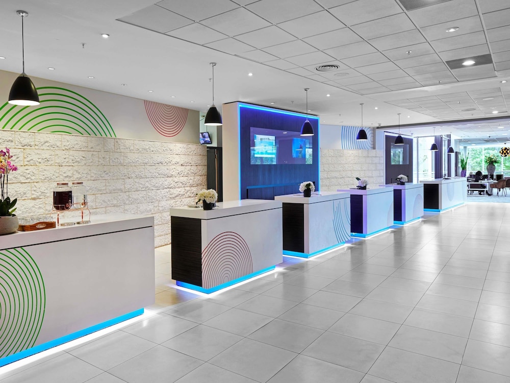 Novotel London West 9/50
