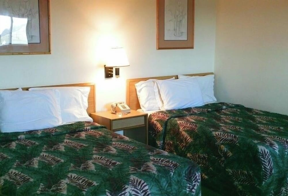 AMERICA'S VALUE INN MEXICO 13/23