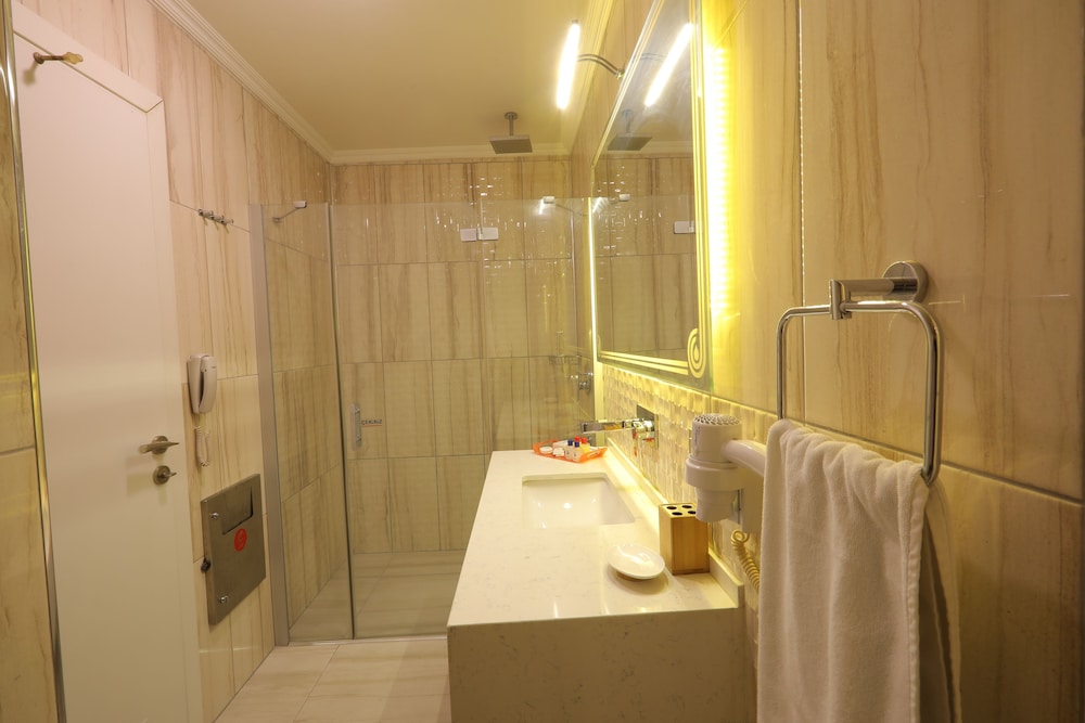 BERRAK OTEL 15/15