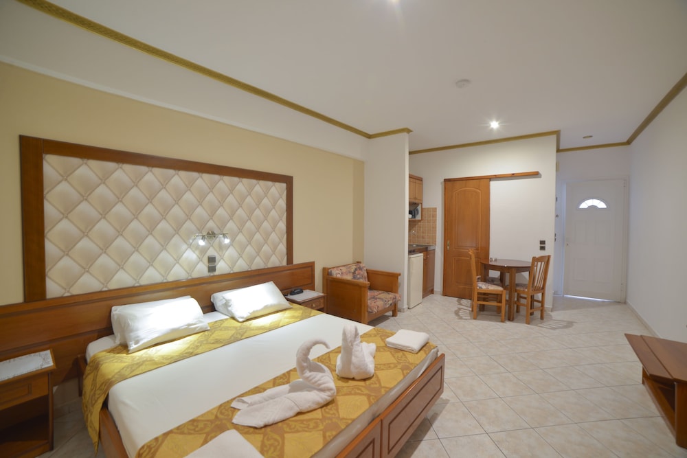 Angelina Hotel and Apartments 23/60