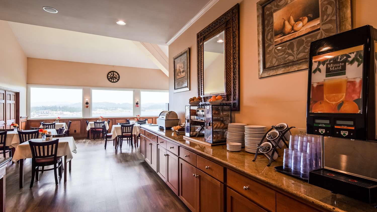 Best Western Pier Point Inn 16/22