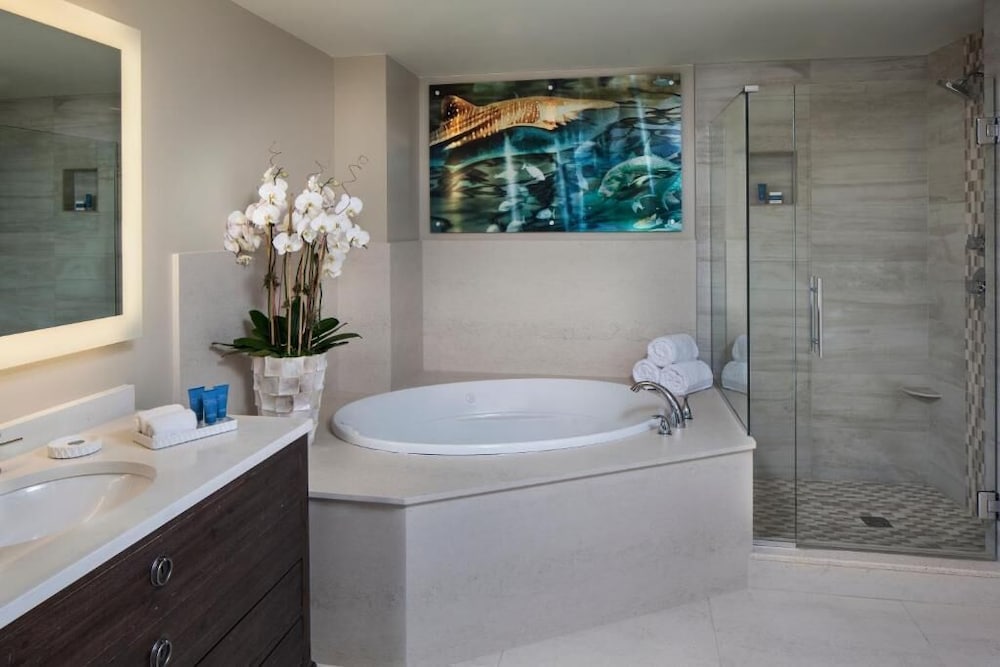 Opal Sands Resort 44/46