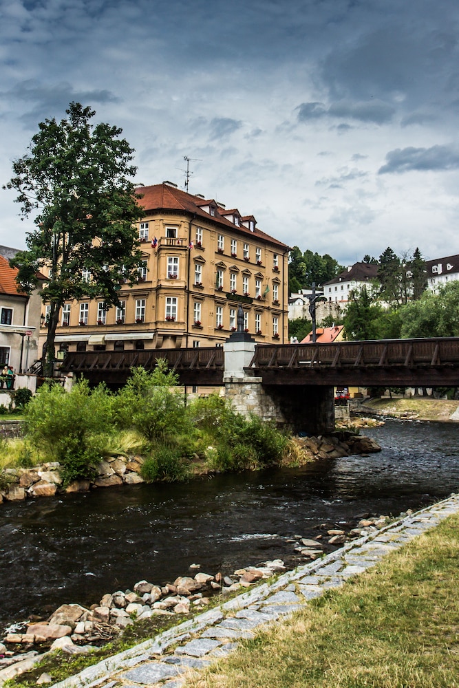 Hotel Dvorak 8/50