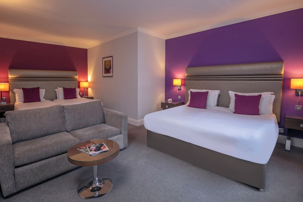 FAMILY, DOUBLE OR TWIN BED