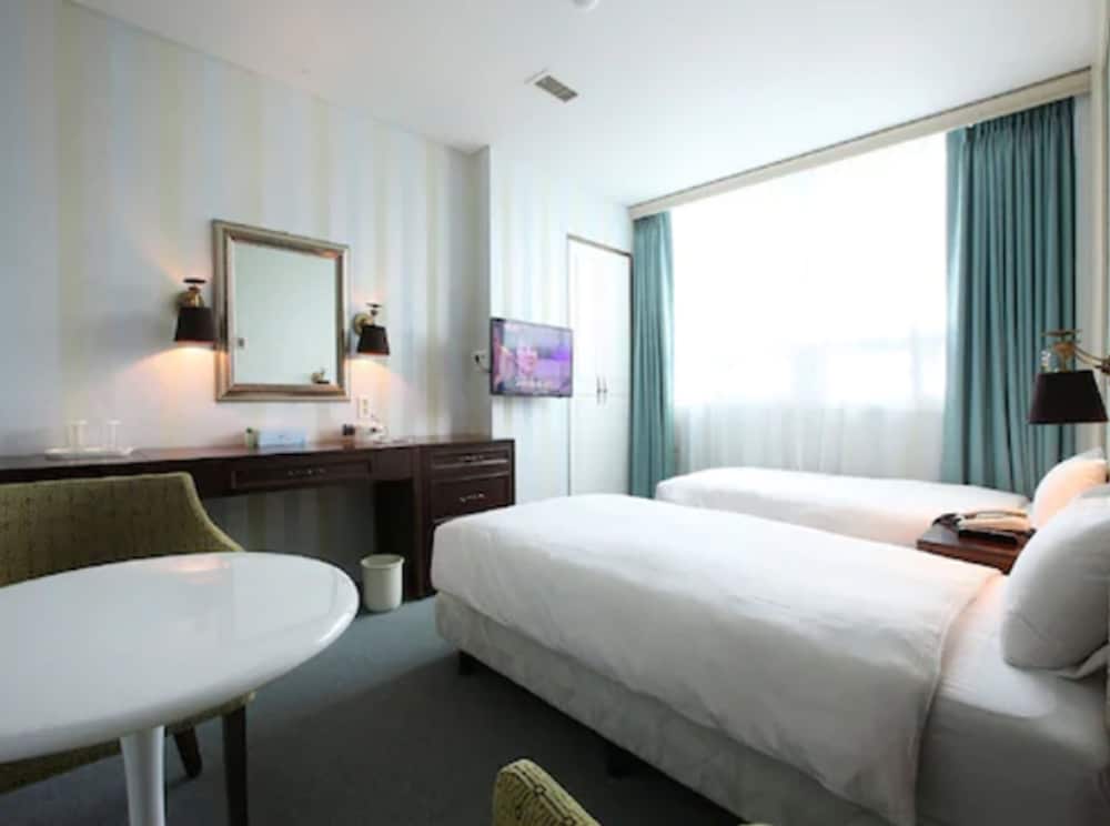 Central Tourist Hotel 21/41