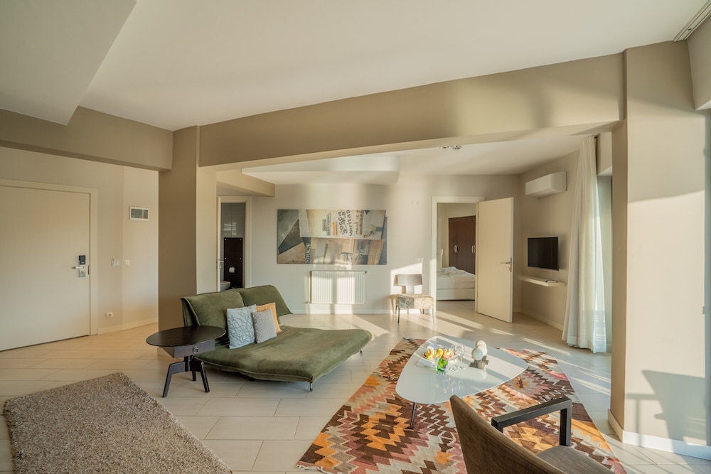Med Inn Boutique Hotel 35/56