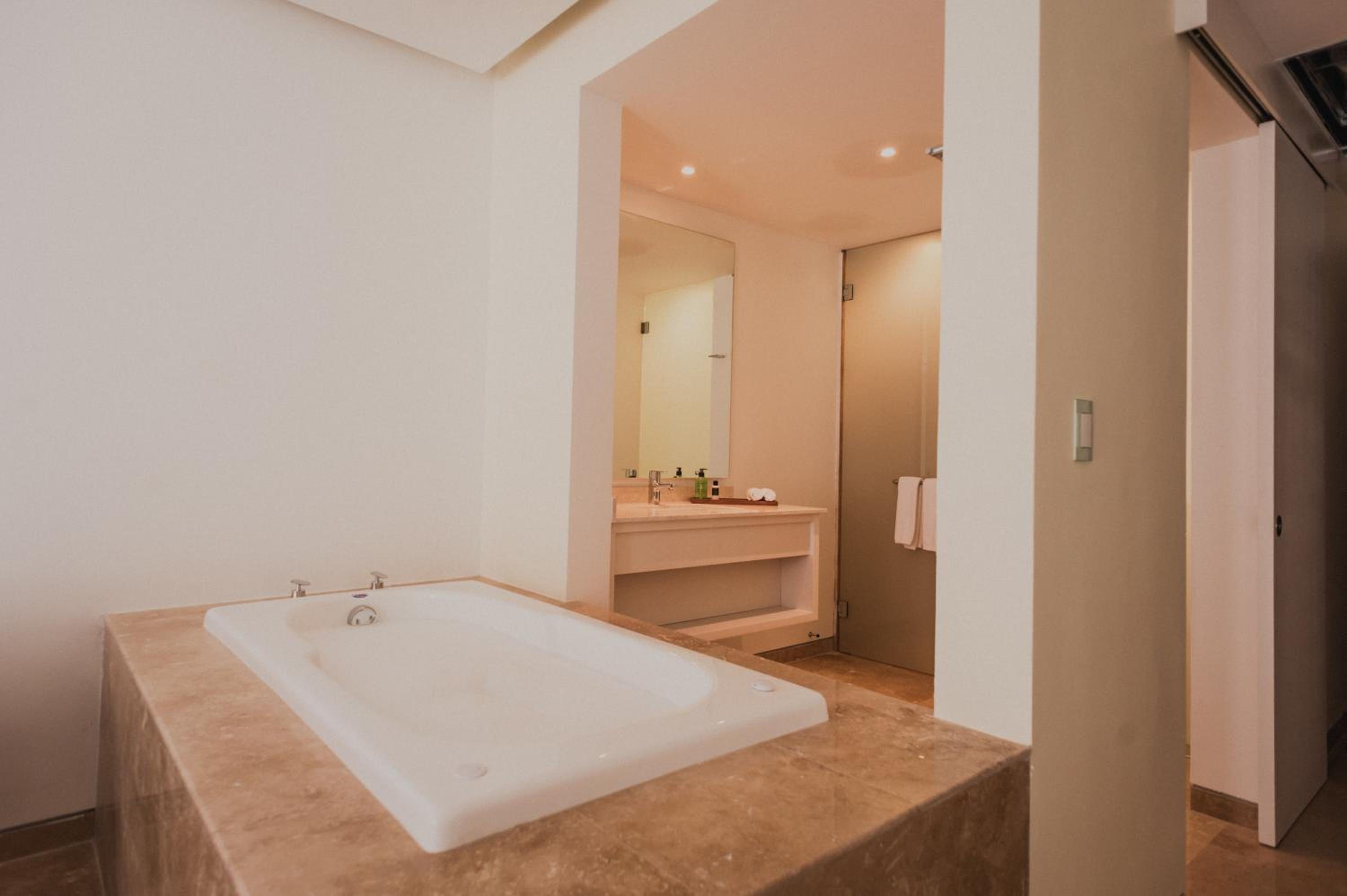 Premium, Suite, King Bed