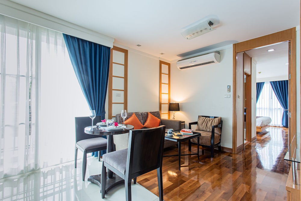 D Varee Montara Thonglor 25 32/70