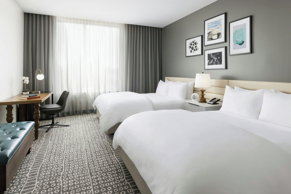STANDARD, 2 QUEEN BEDS