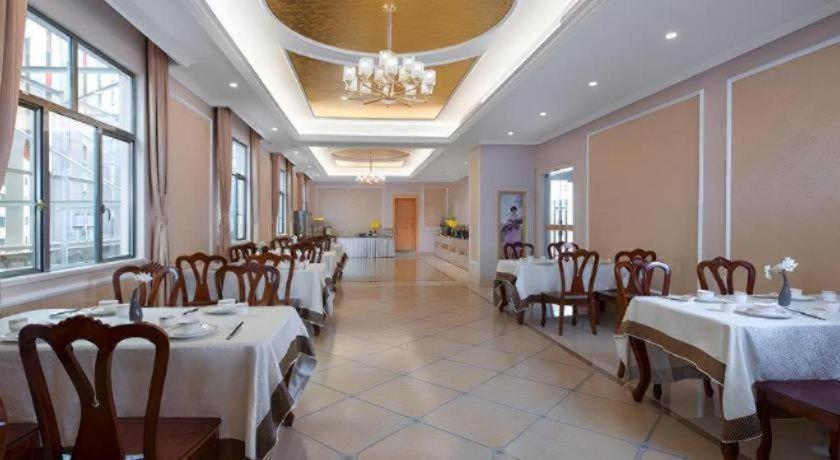 Vienna Hotel (Foshan Wenhua North Road) 39/56