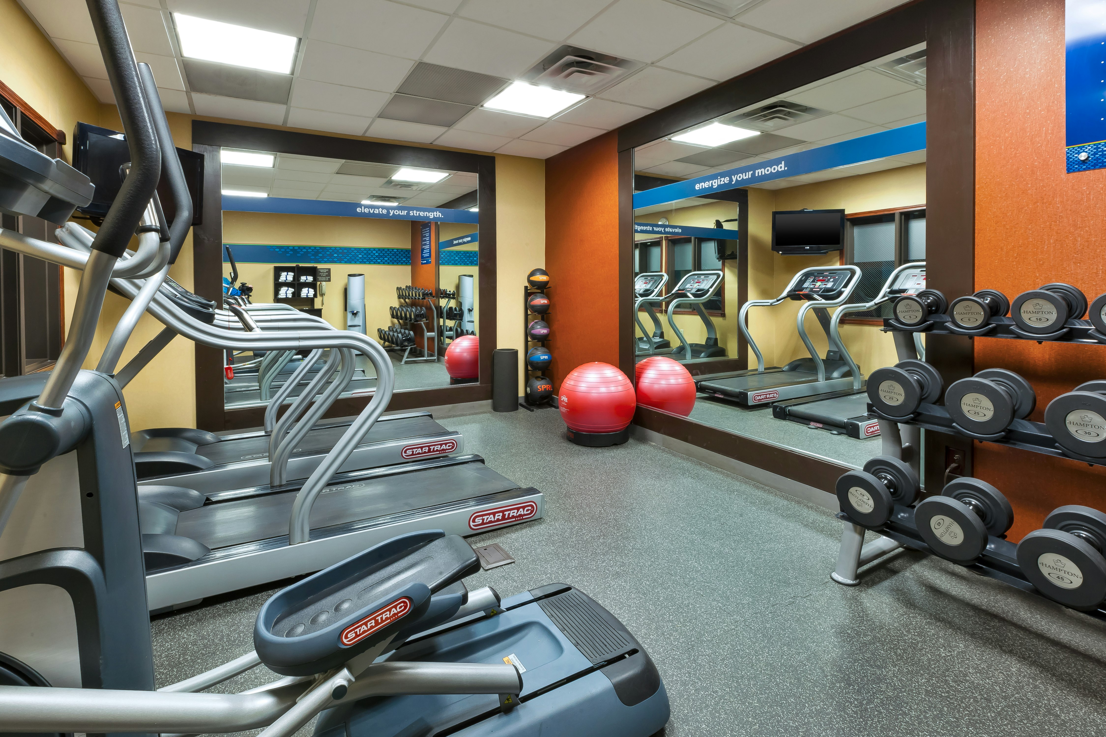 Hampton Inn Waterbury Ct 13/22