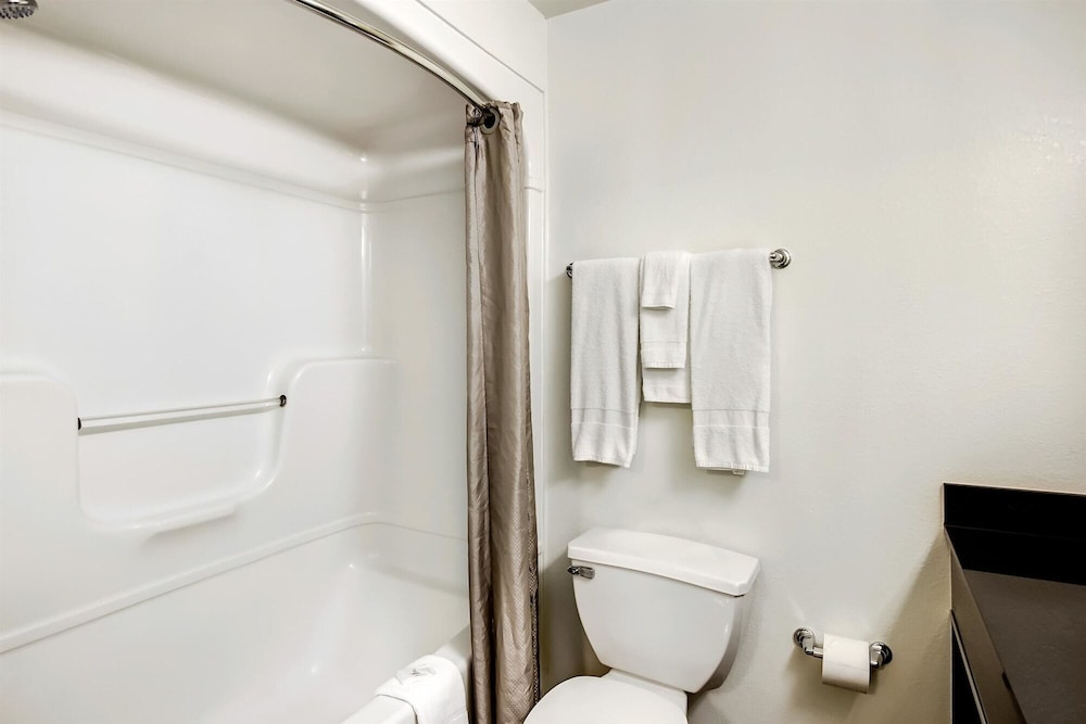 غرفة قياسية بسريرين مزدوجين للمدخنين، Studio6 East Brunswick, NJ - NYC Area 6/7