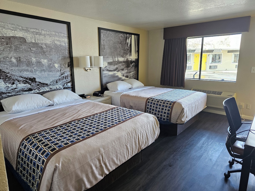 Canyon Inn Motel By Flagstaff Route-66 24/57
