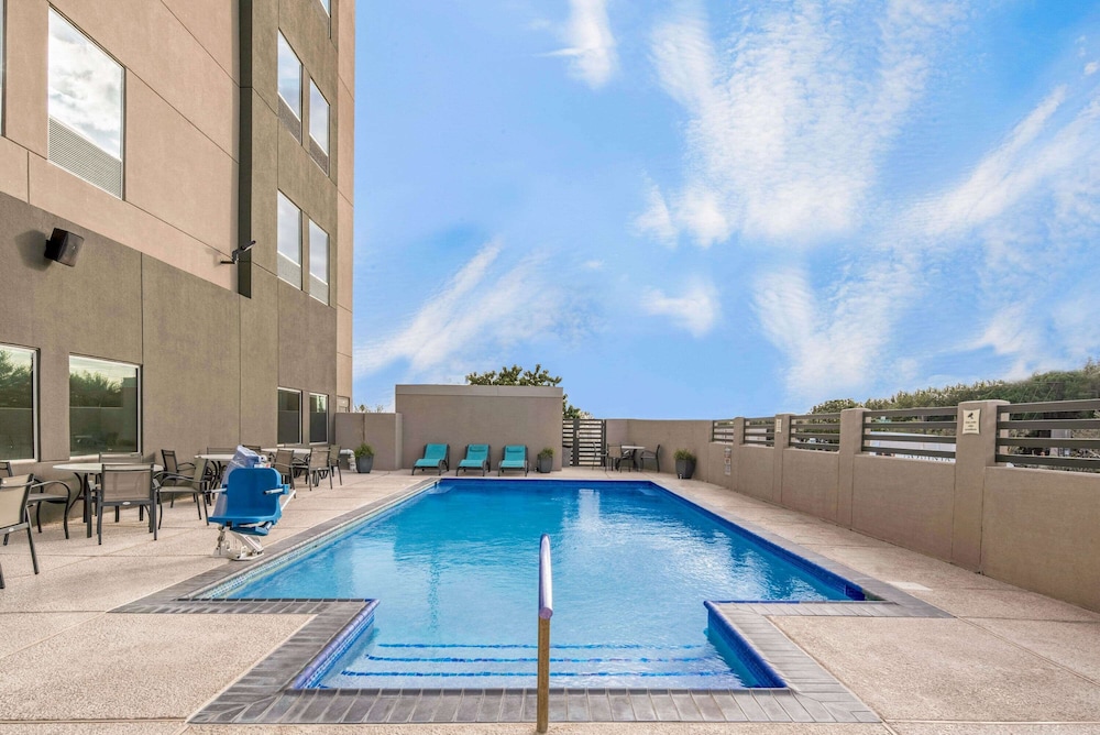 La Quinta Inn Suites By Wyndham Mcallen La Plaza Mall 31/62