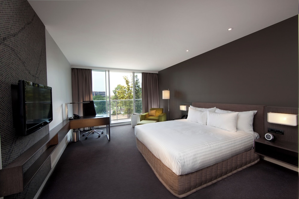 PREMIUM, DELUXE, KING BED, PARK VIEW, BALCONY