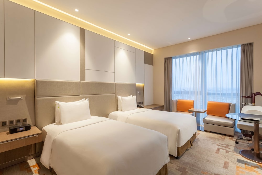 Radisson Exhibition Center Shanghai 18/65
