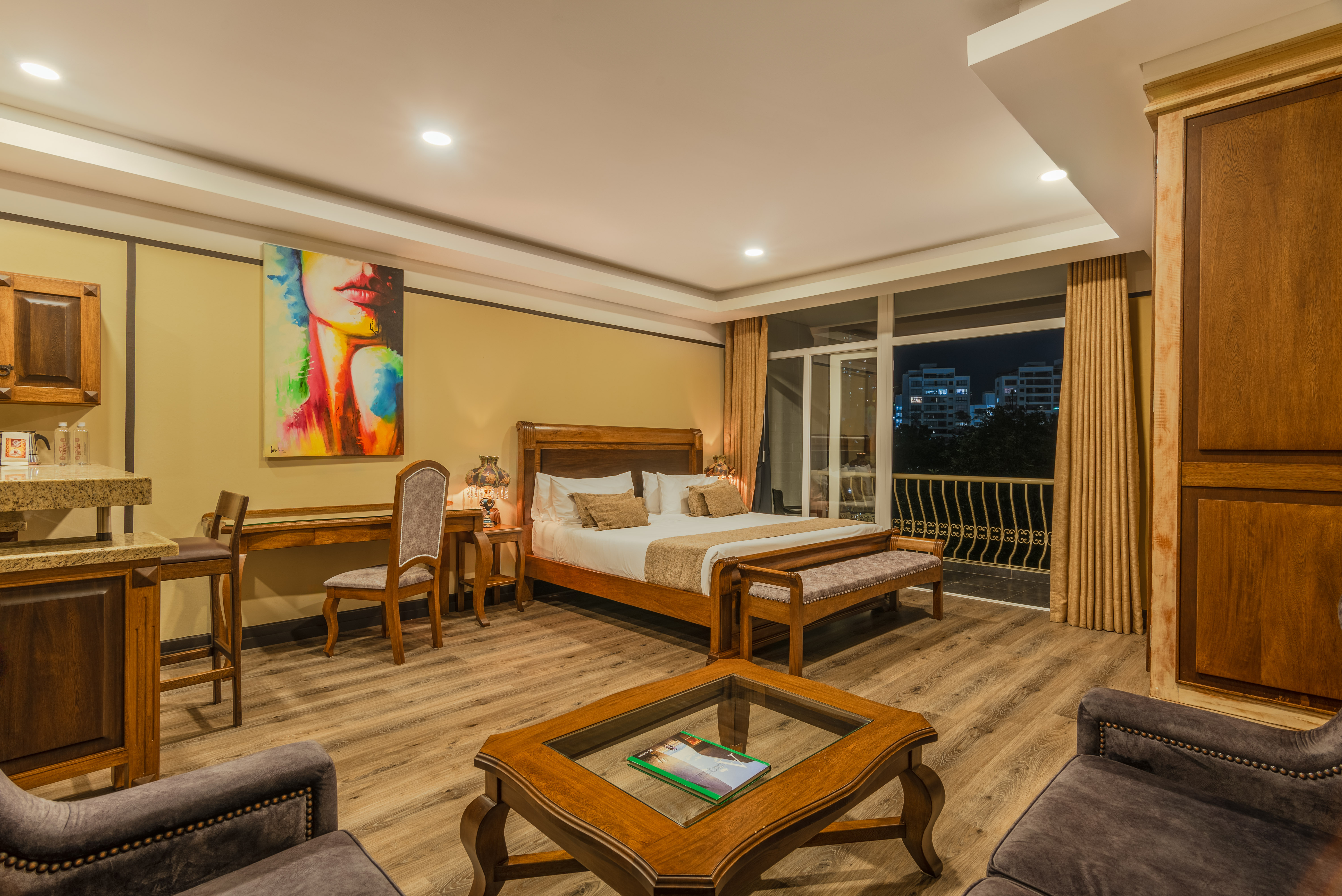 غرفة سوبيريور بسرير كينج بشرفة، Hotel Du Parc 8/10