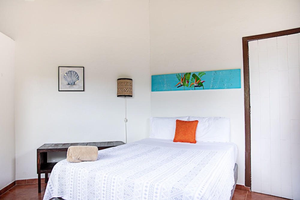 Perla de la Playa Beachfront Hotel 15/48