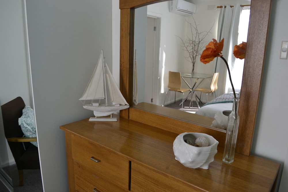 Ruby's Queenscliff 26/28