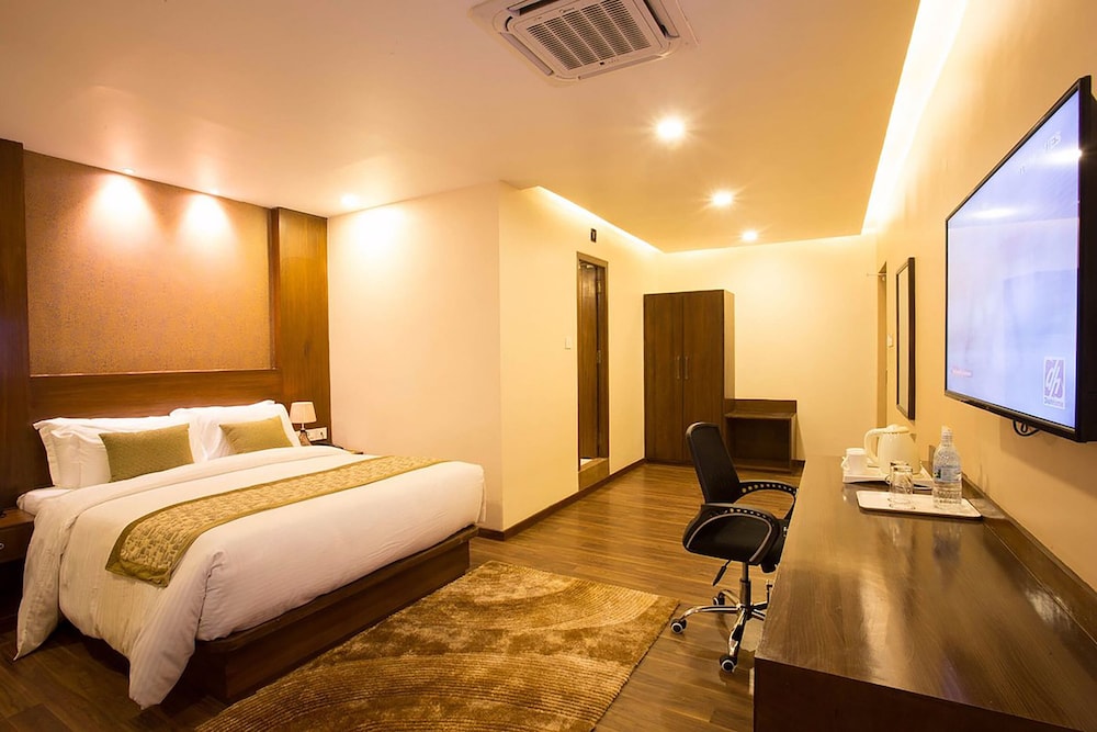 DELUXE, DOUBLE BED