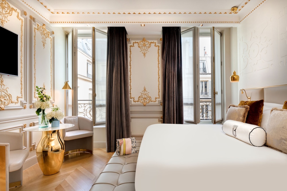 HAUSSMANN, EXECUTIVE