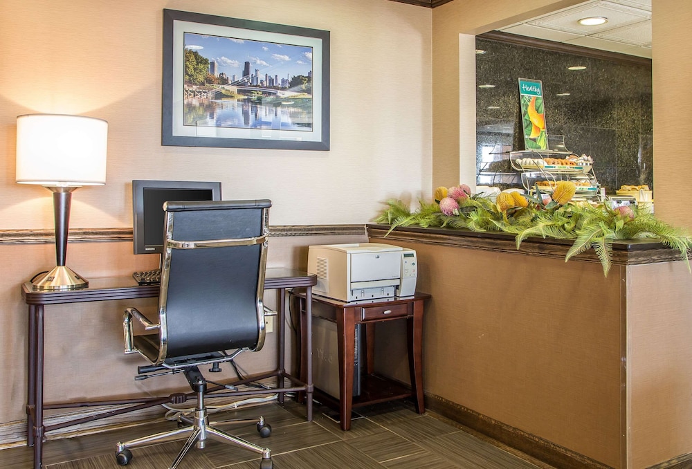 Quality Inn Elgin I-90 33/41