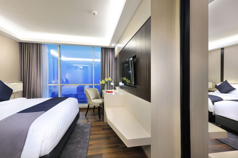 غرفة ديلوكس بريميير بسرير كينج، Aston Kartika Grogol Hotel and Conference Center 2/3