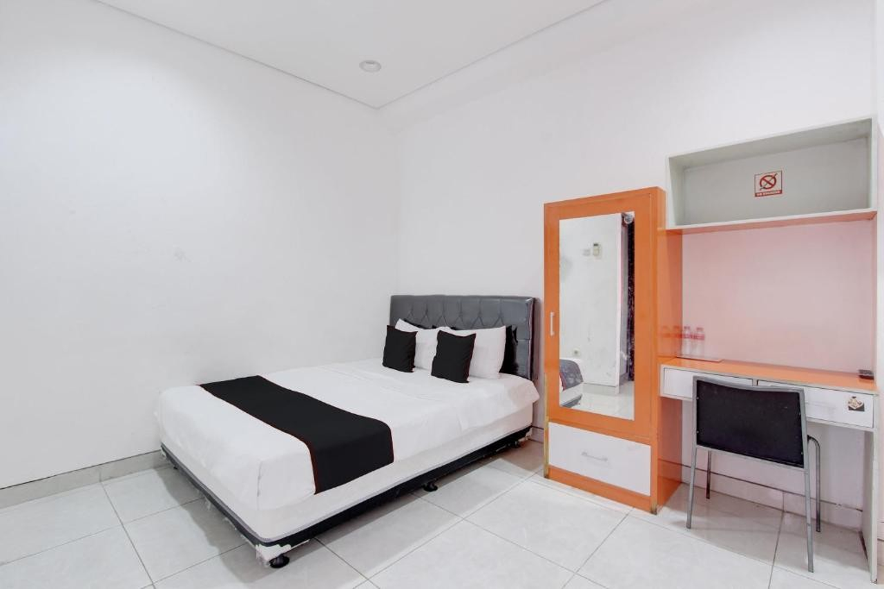 Room at Hotel O near Pakuwon Mall formerly House Of Alfita, Catur Tunggal