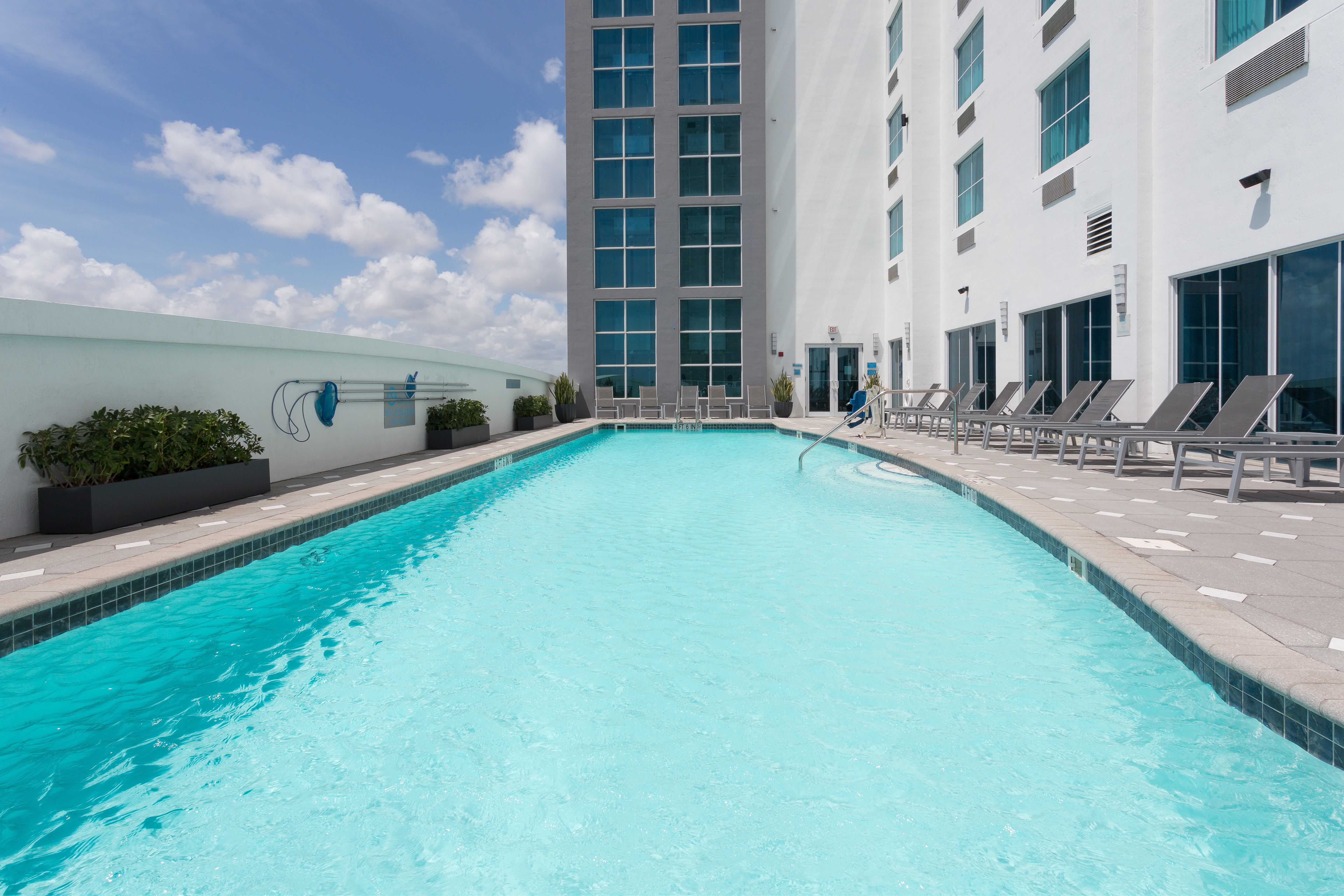 Crowne Plaza Fort Lauderdale Airport Cruise Port 60/61