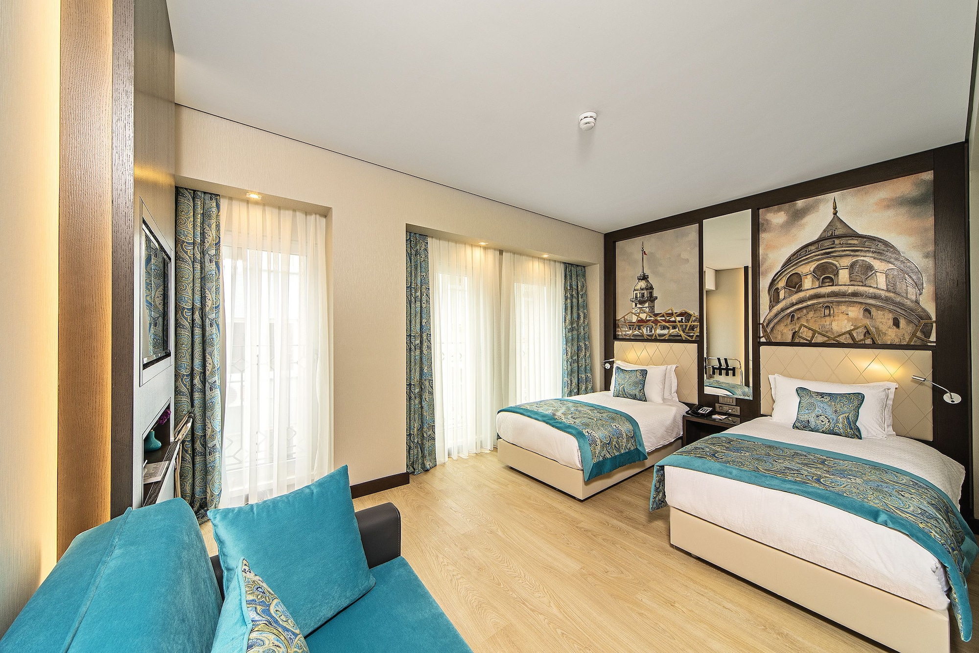 DELUXE TWIN ROOM