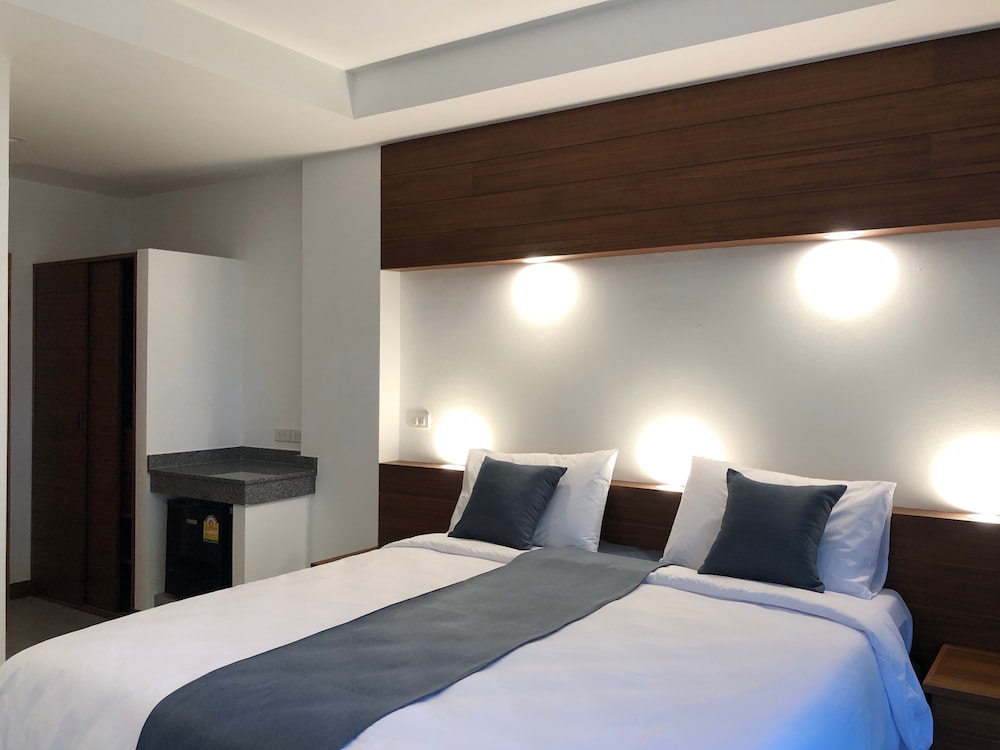 Noble House Beach Resort 21/63