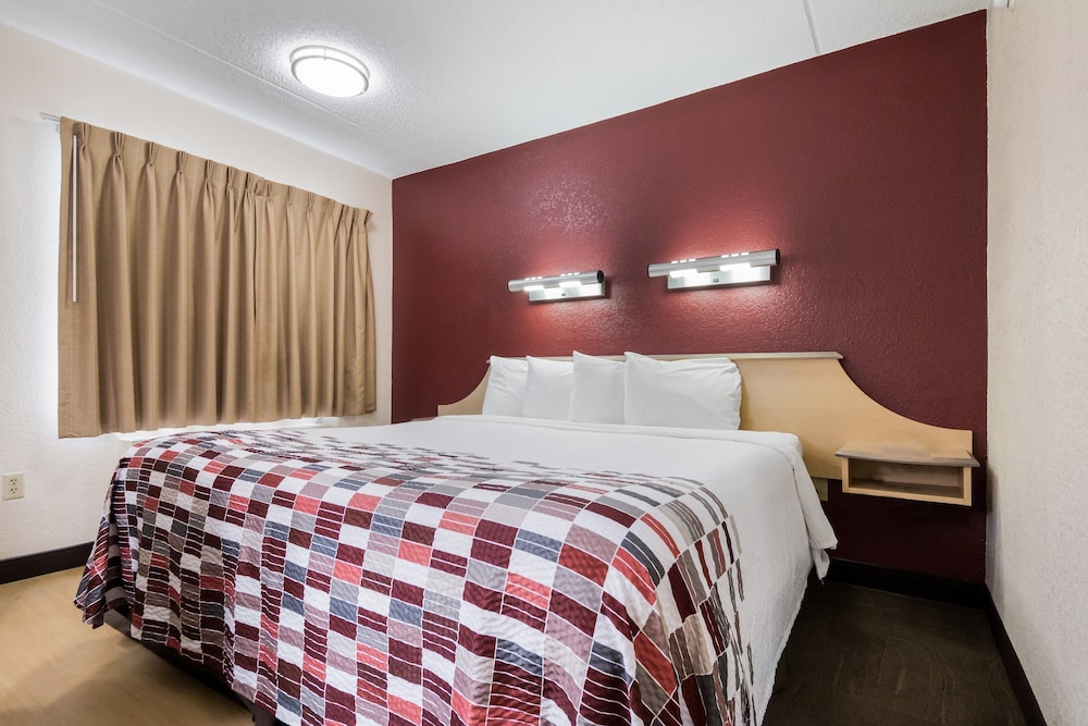 Red Roof Inn Laredo 9/35