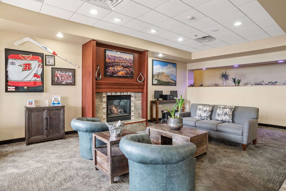 Elevation Inn & Suites, Trademark Collection by Wyndham 19/27