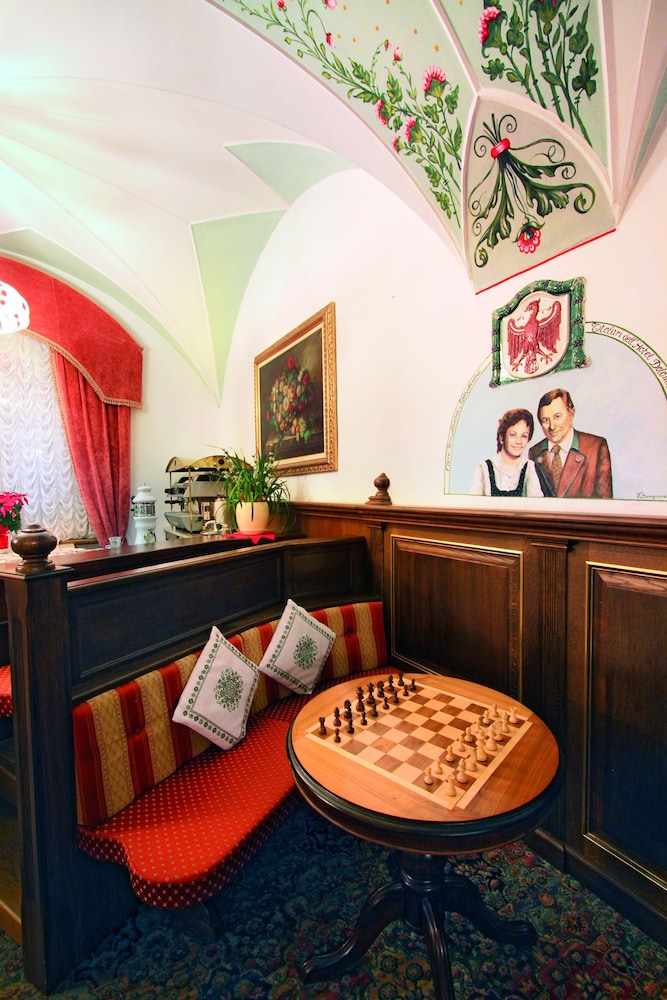 Schloss Hotel & Club Dolomiti 32/50