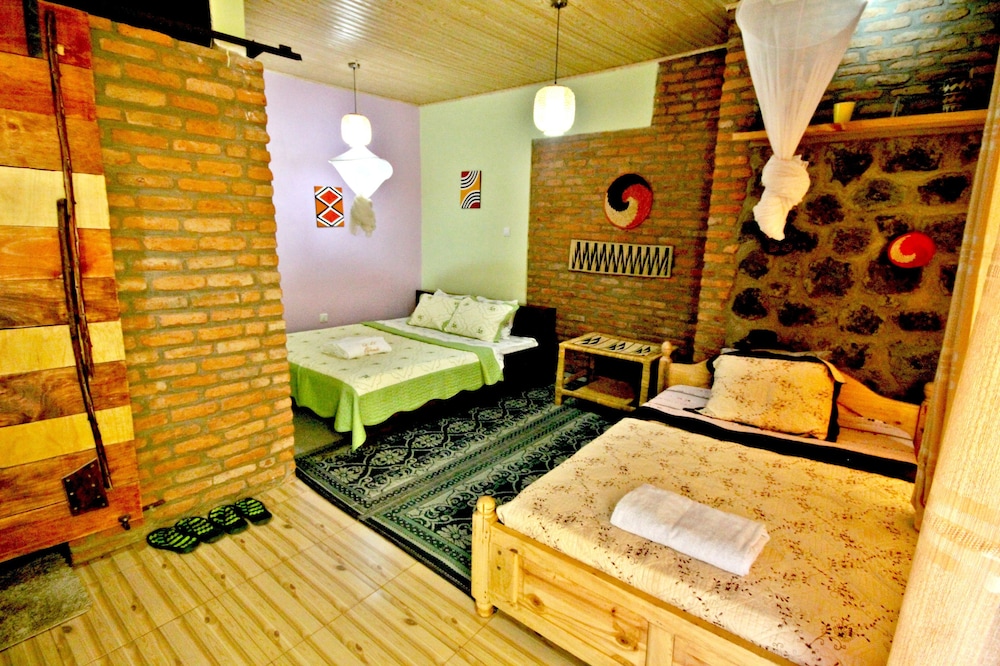 Yambi Guesthouse 22/50