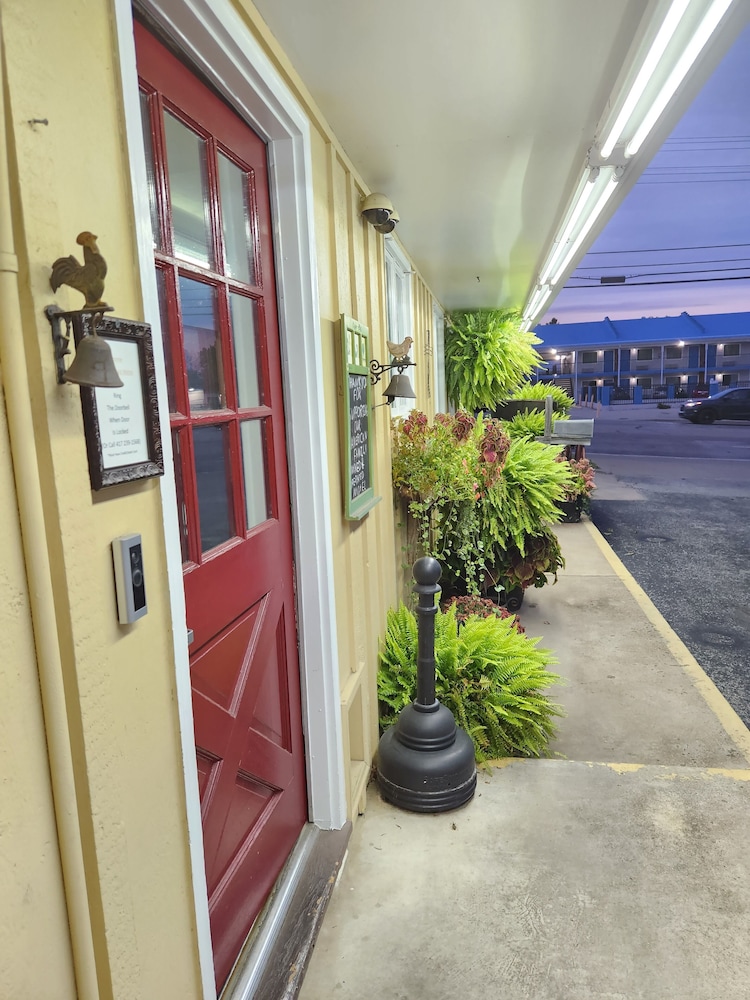 Homestead Motel 6/44