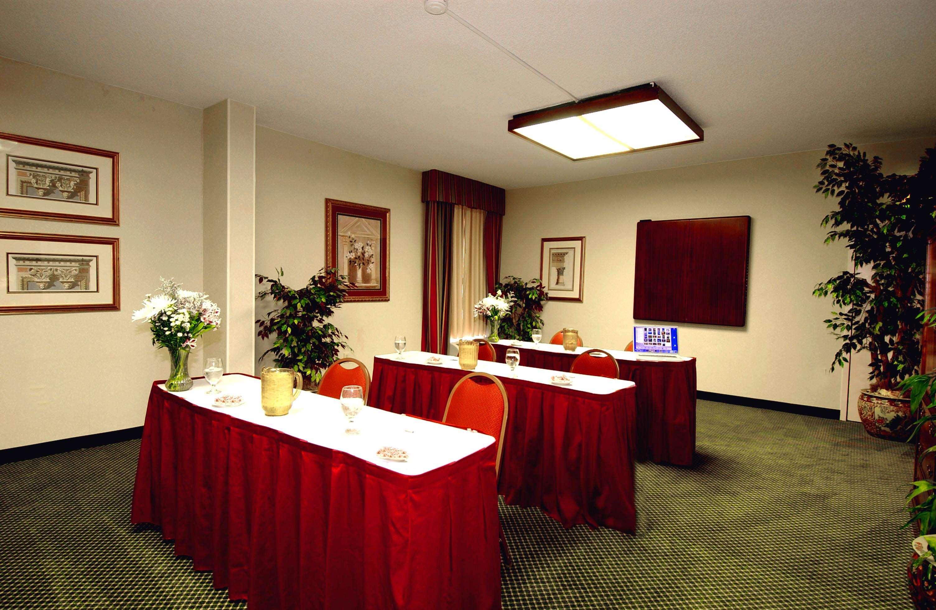 Atlanta-North Druid Hills Hotel 7/36