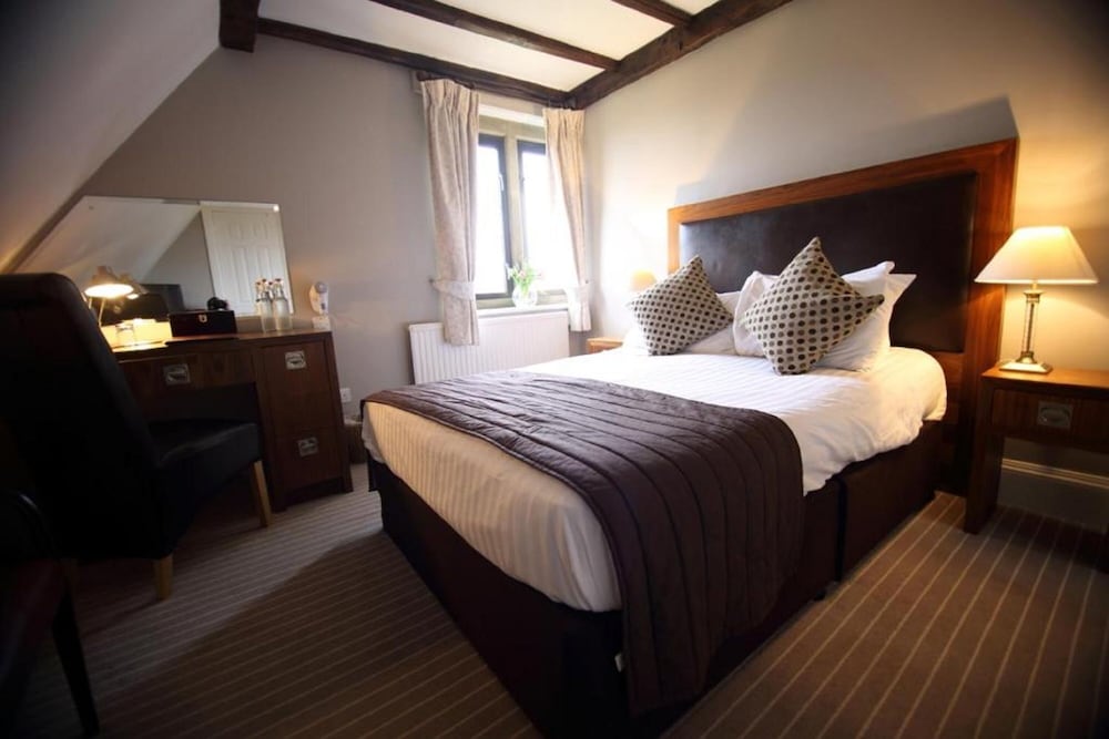 Hatton Court Hotel 8/48